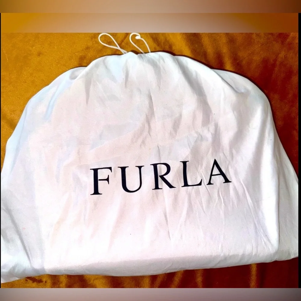 NWT Red FURLA  Bag  w/ White Dust Bag - Picture 5 of 5